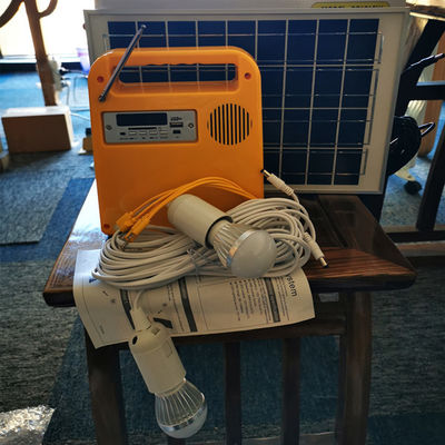 L'uso domestico del generatore di alto livello con la radio con la lampadina può fare pagare mobile