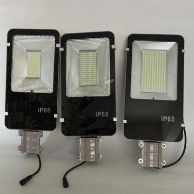 10W a 360W tutto nell'iluminazione pubblica solare due per la strada e nel parcheggio con penale solare e la batteria al litio